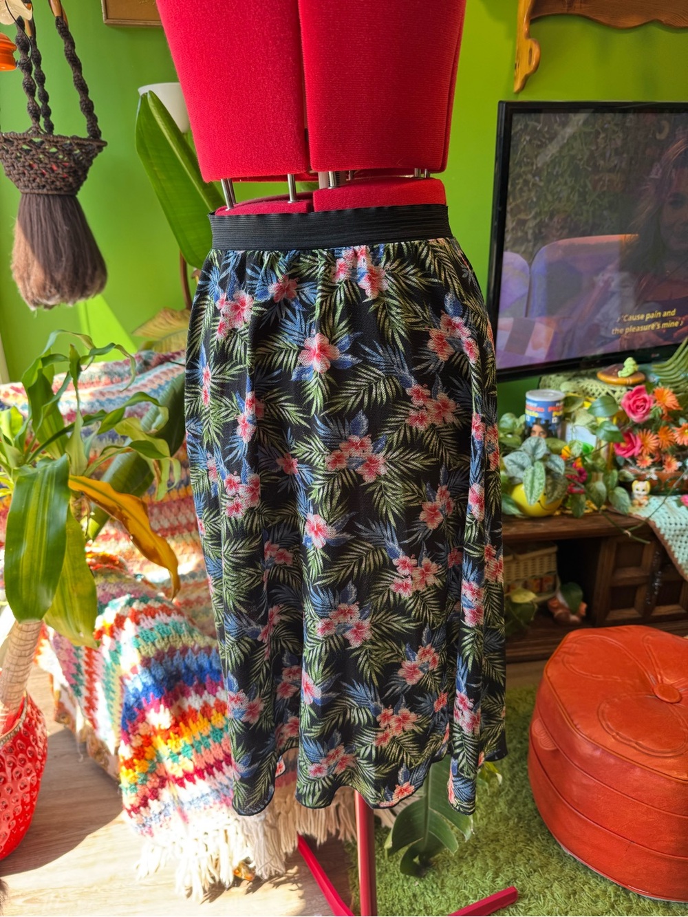 Y2K Suzy Shier Floral Palm Print Black A-Line Skirt